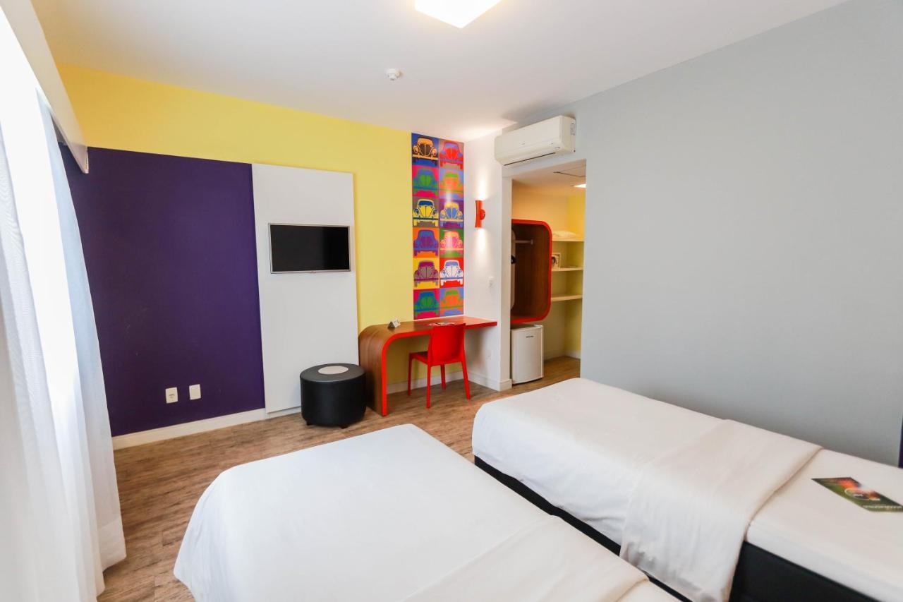 Hotel Ibis Styles Balneário Camboriú - 1 Quadra do Mar Esterno foto