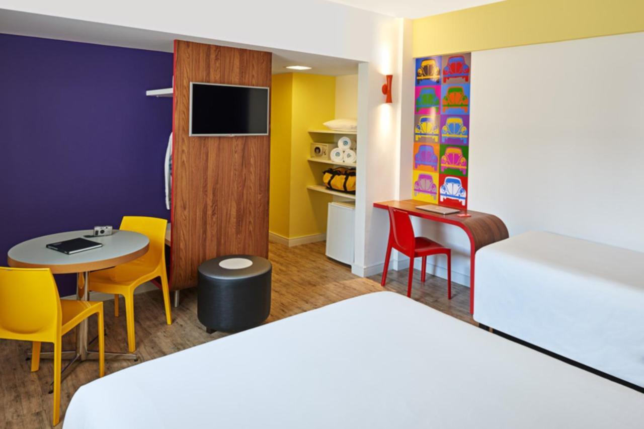 Hotel Ibis Styles Balneário Camboriú - 1 Quadra do Mar Esterno foto