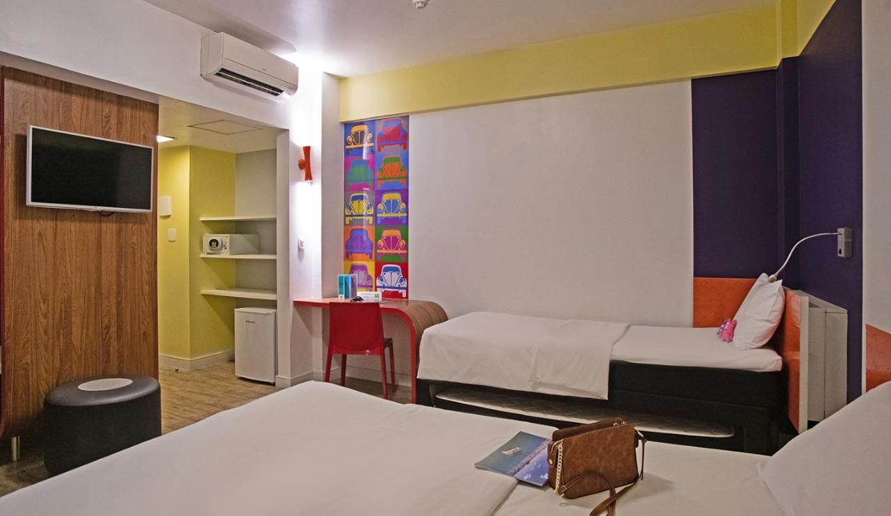 Hotel Ibis Styles Balneário Camboriú - 1 Quadra do Mar Esterno foto