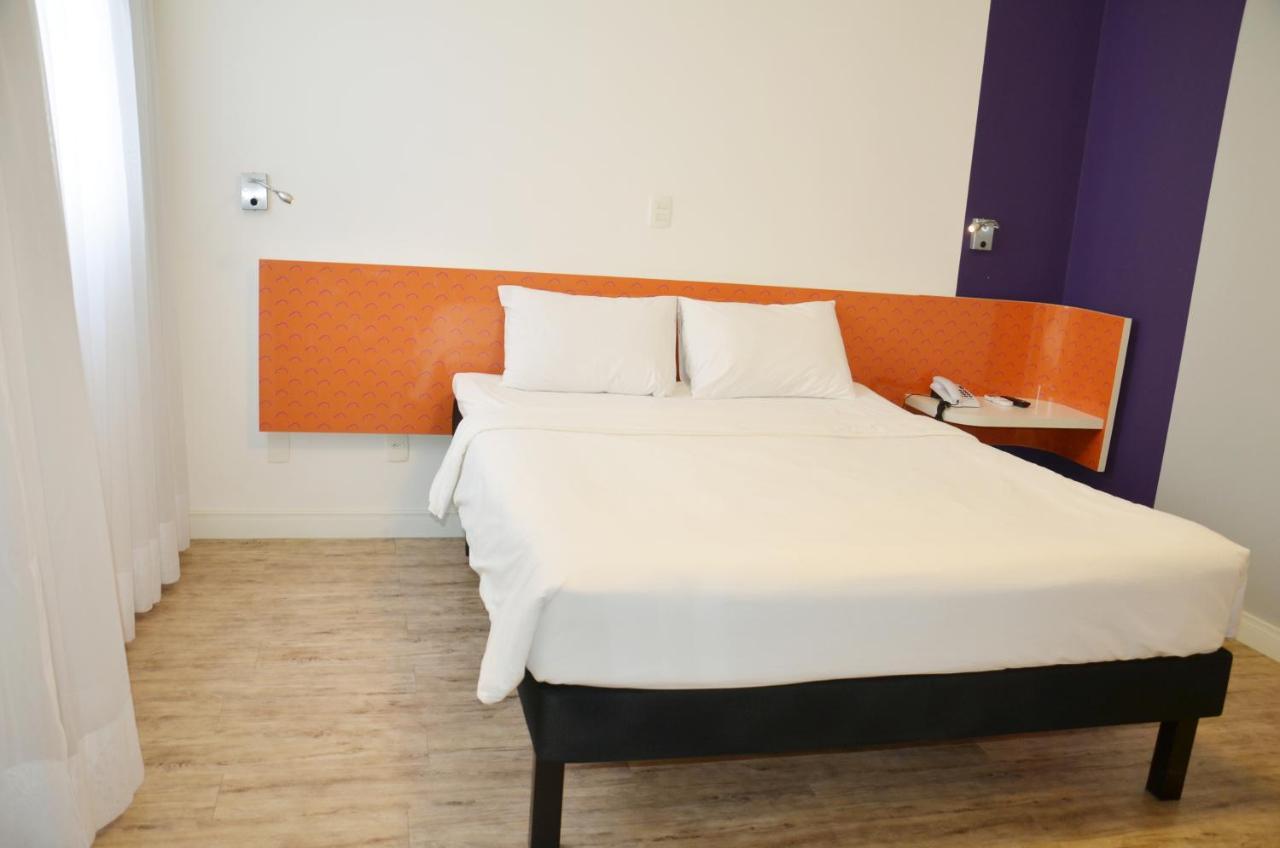 Hotel Ibis Styles Balneário Camboriú - 1 Quadra do Mar Esterno foto