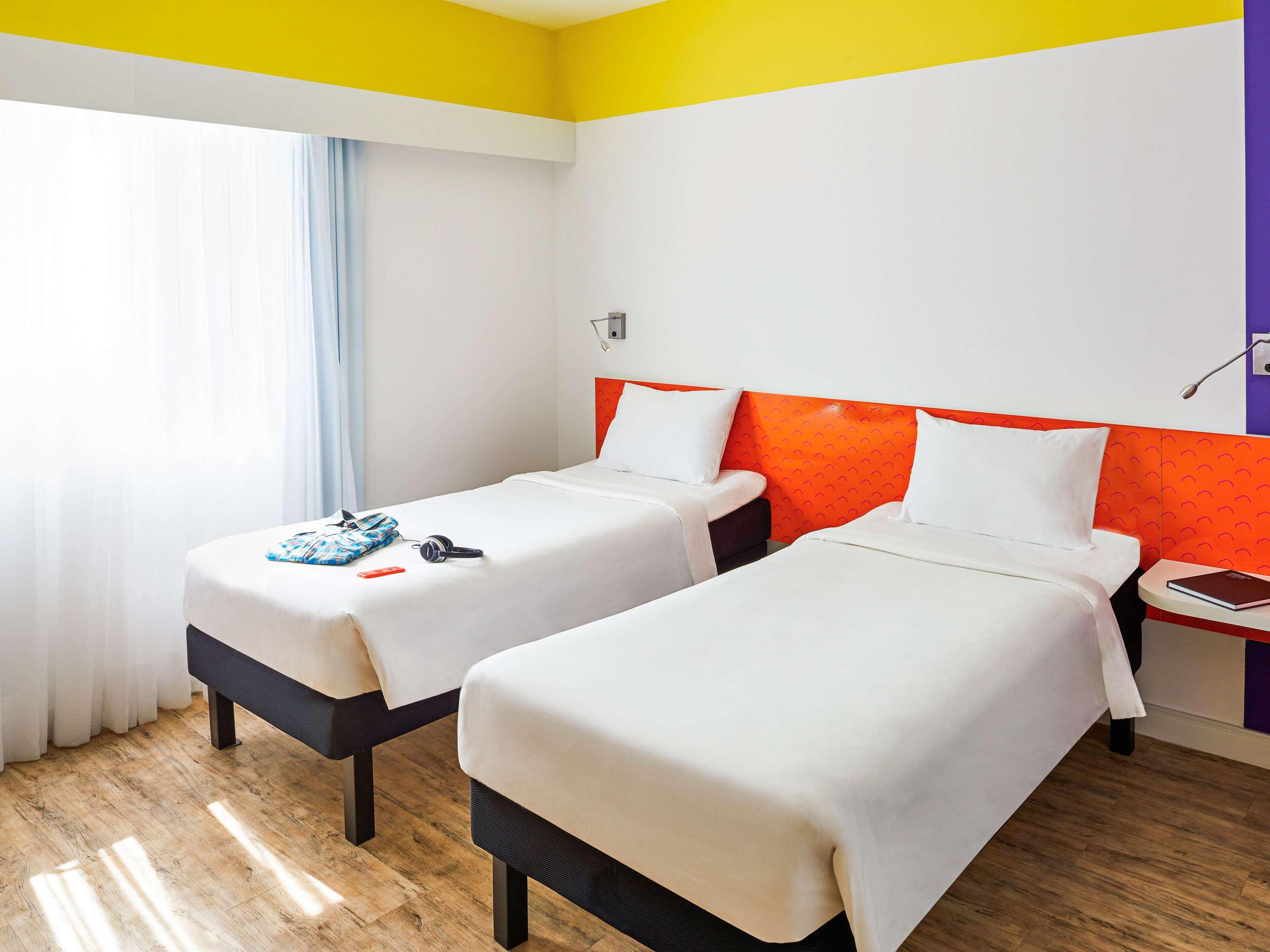 Hotel Ibis Styles Balneário Camboriú - 1 Quadra do Mar Esterno foto
