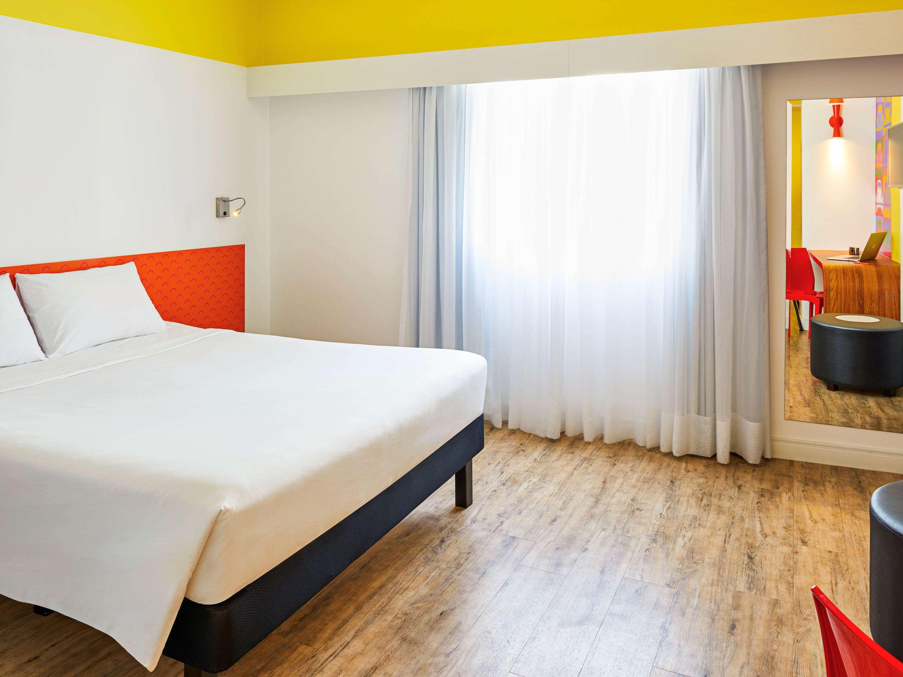Hotel Ibis Styles Balneário Camboriú - 1 Quadra do Mar Esterno foto