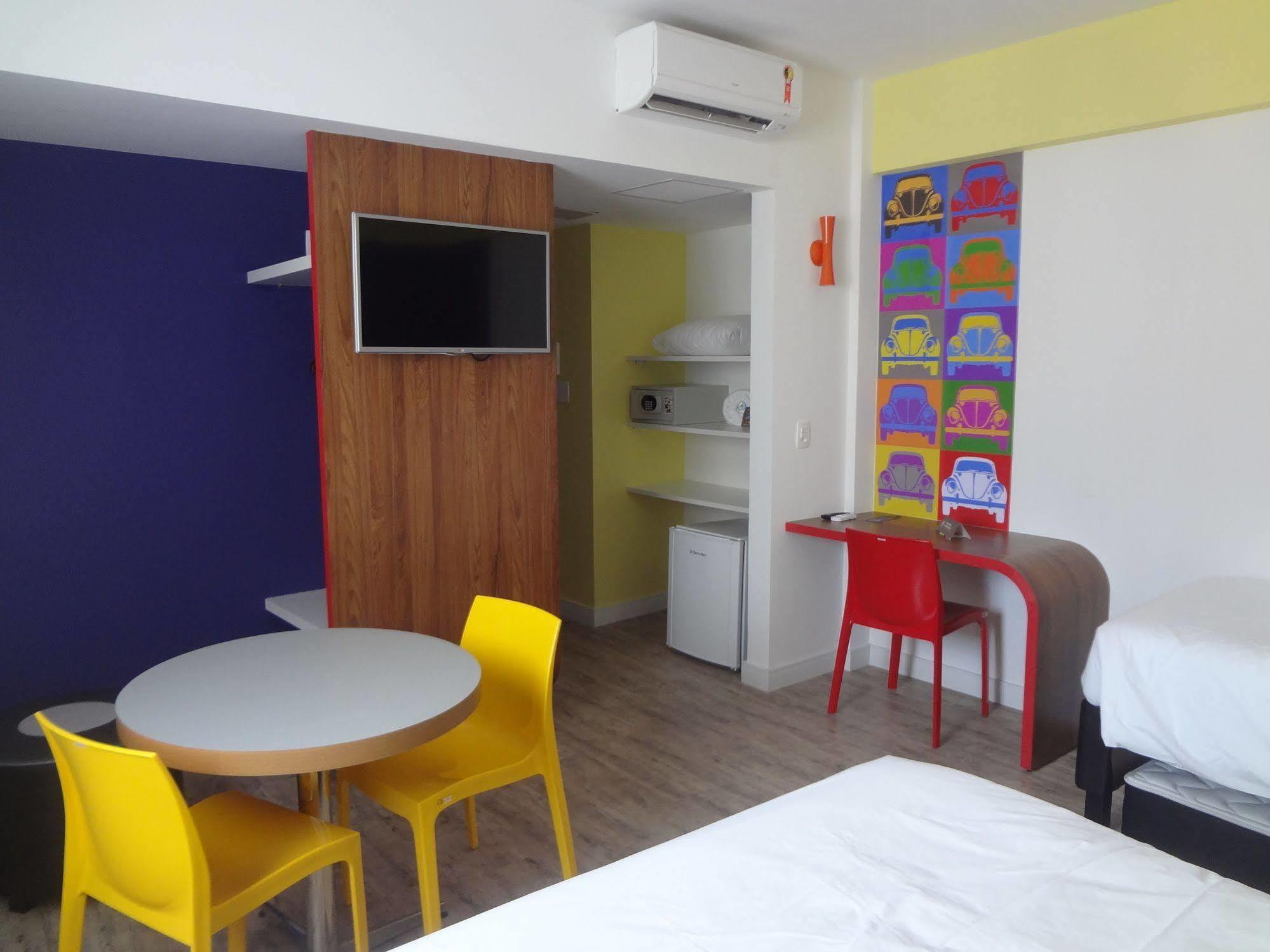 Hotel Ibis Styles Balneário Camboriú - 1 Quadra do Mar Esterno foto