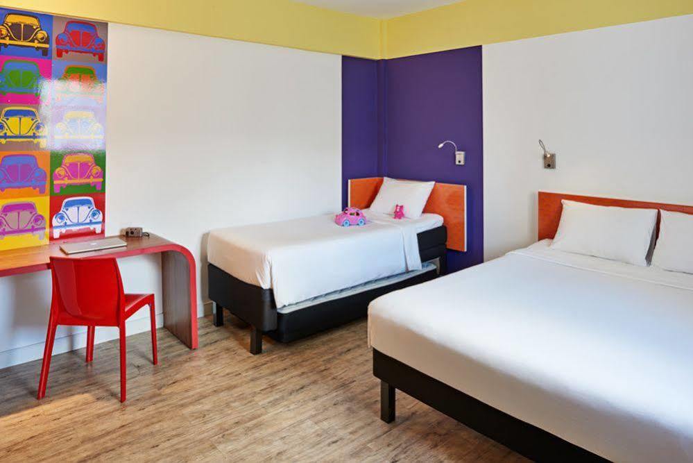 Hotel Ibis Styles Balneário Camboriú - 1 Quadra do Mar Esterno foto